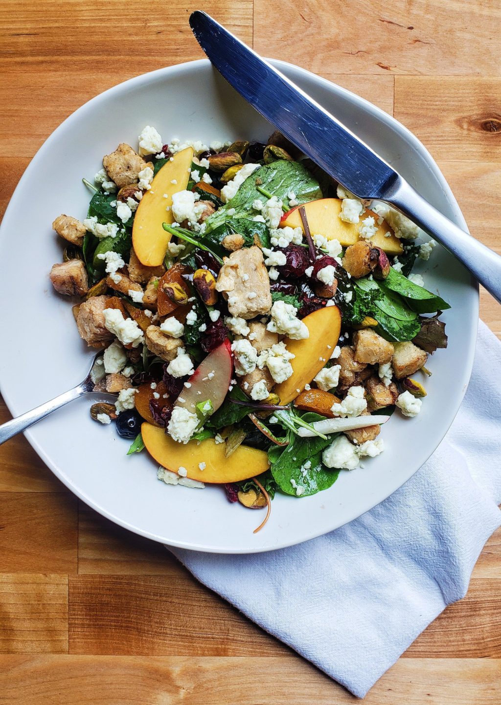Grilled chicken and stone fruit salad