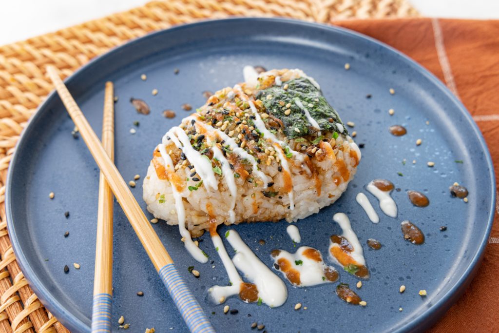 ...made with Hungry Planet Crab™ Plant-Based Crab Cakes